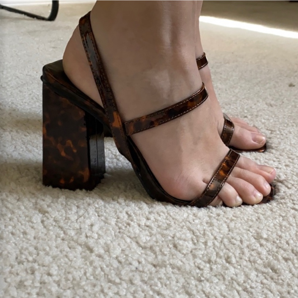 Simmi London Stylish Brown Platform Sandals - size 6.5
